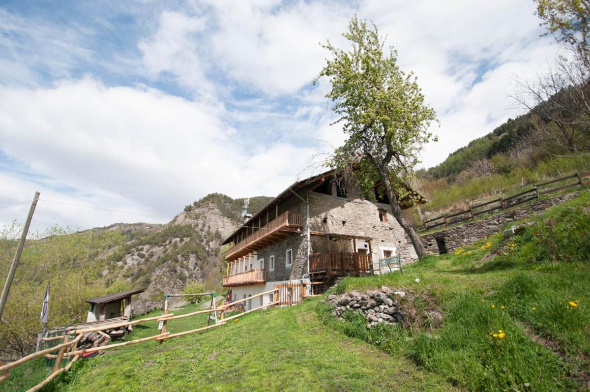 Апартаменты La Cascina D'Orleans Сен-Пьер Экстерьер фото