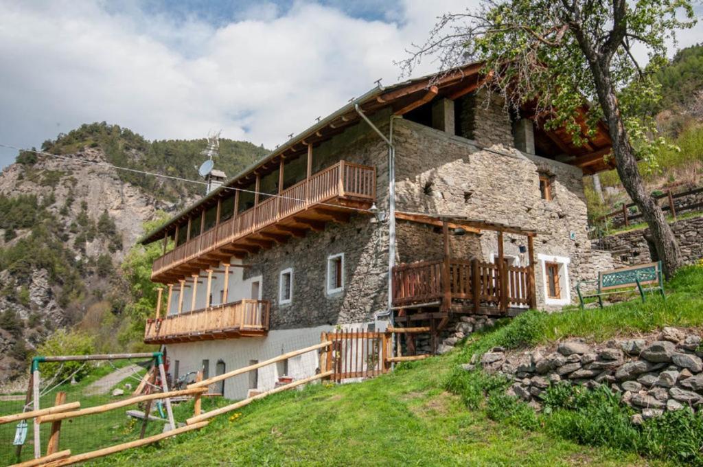 Апартаменты La Cascina D'Orleans Сен-Пьер Экстерьер фото